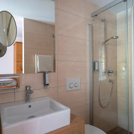Ξενοδοχείο Alpenhotel Erika 4*